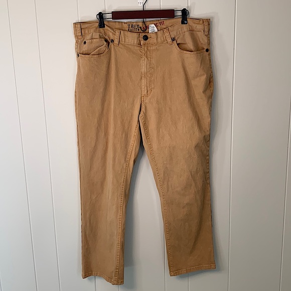 True Nation By DXL Big and Tall Athletic Fit Jeans Khaki Tan Size 42 x 30 - Picture 2 of 7